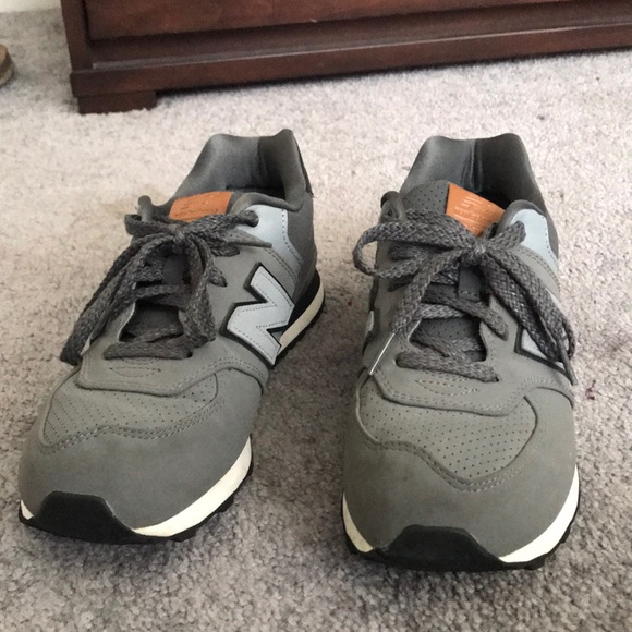 Nike New Balances Tennis Shoes - Picture 2 of 3